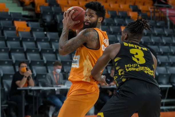 他如何利用 他如何利用